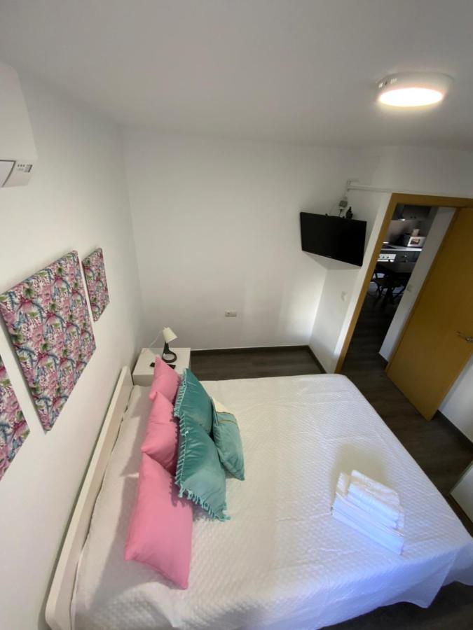 4 Capulino Apartamentos マラガ エクステリア 写真
